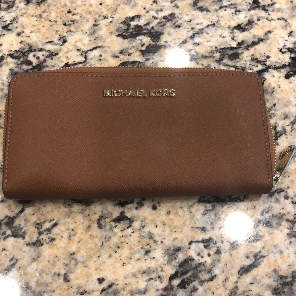 Michael Korea large zip wallet